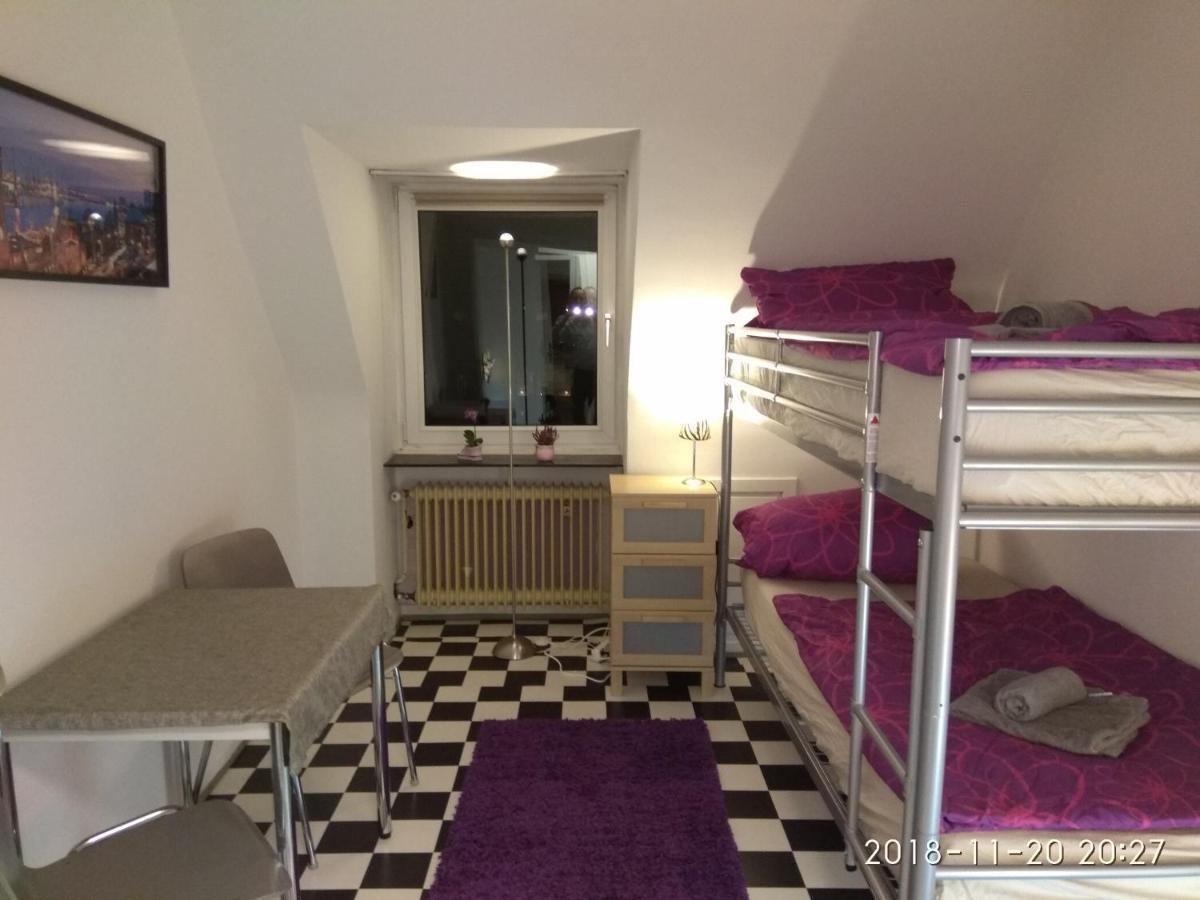 The Old Doctors Office Hostel Hamburg Bagian luar foto